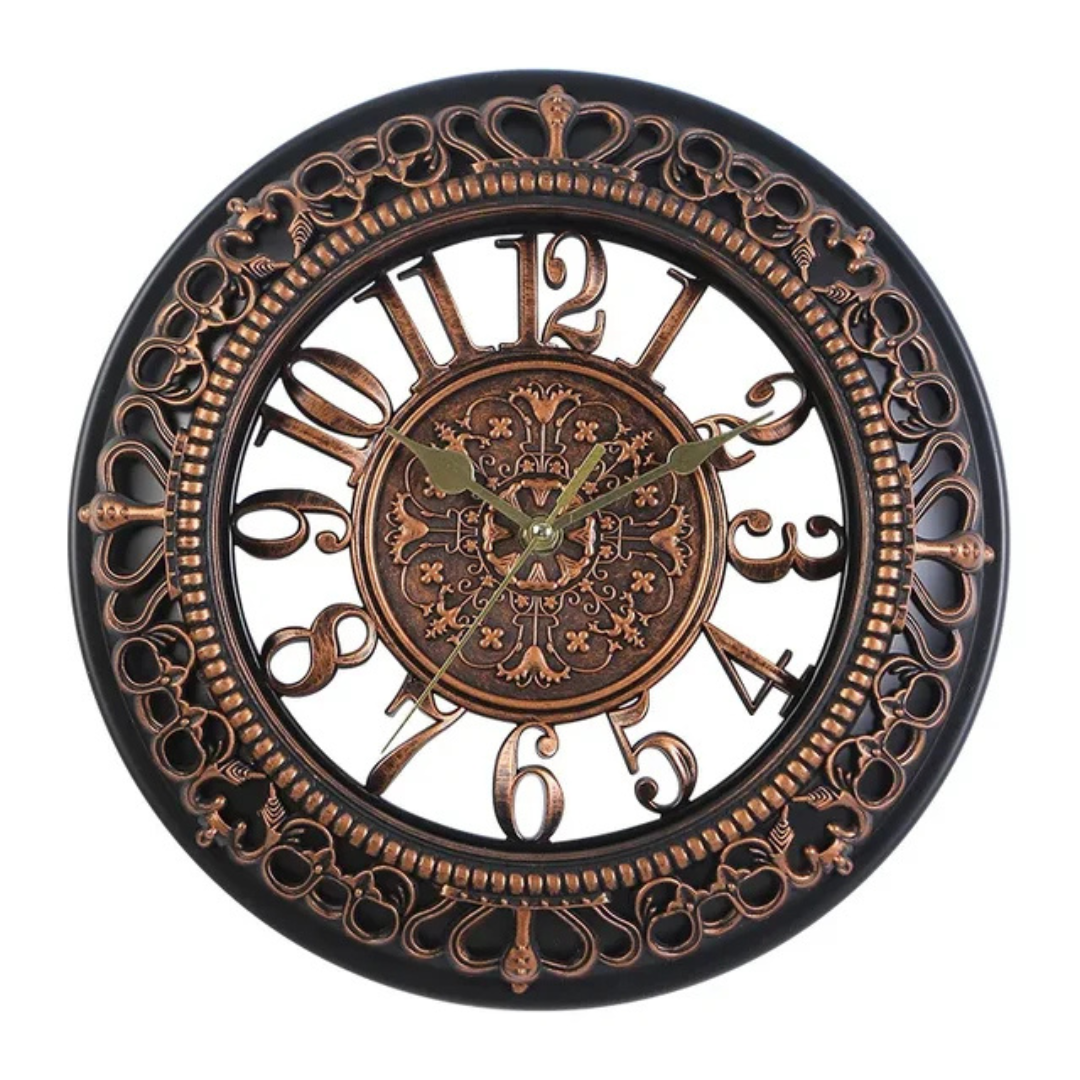 Aufwändige Wanduhr