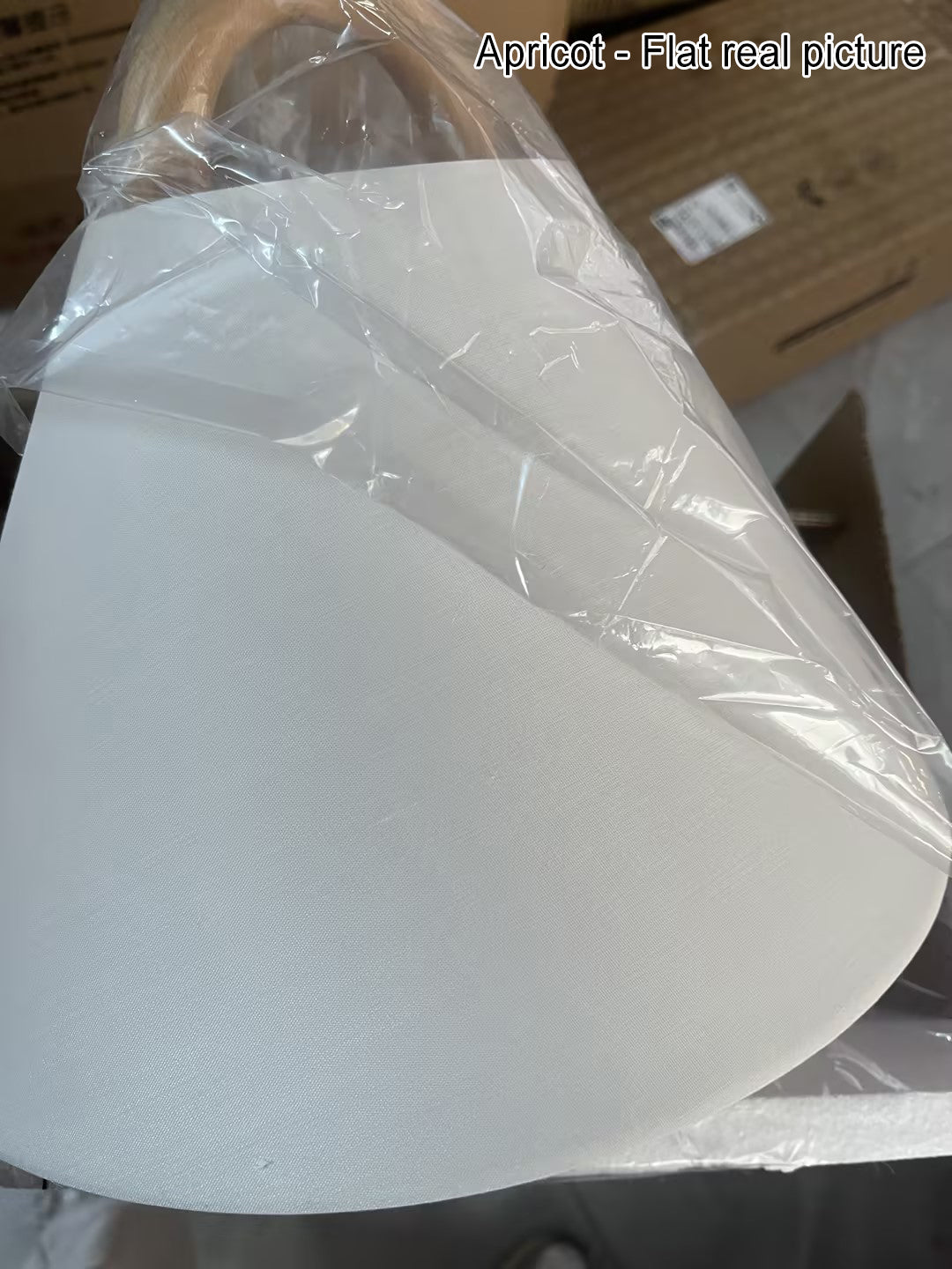 Kegelförmige Wandlampe
