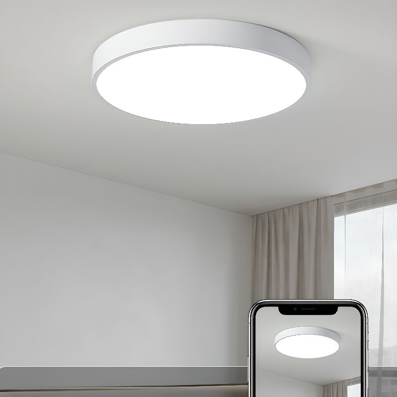 LED-Deckenleuchte zur flächenbündigen Montage für Flure
