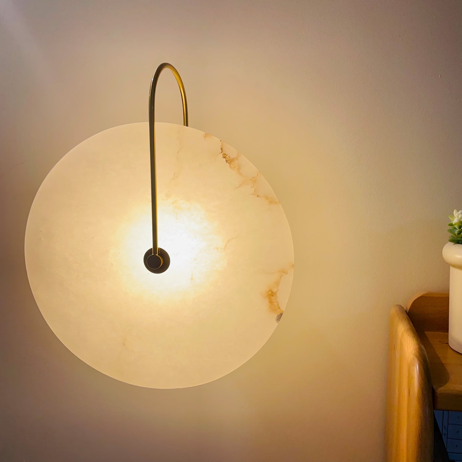 Runde lichtdurchlässige Wandleuchte für den Innenbereich