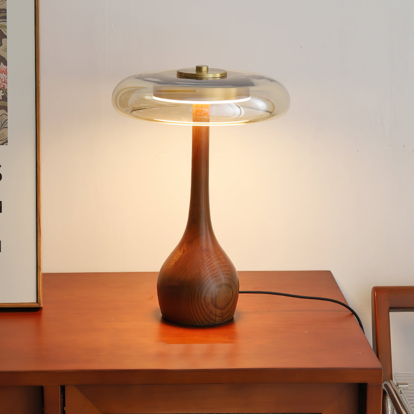 Tropfenförmige Tischlampe mit Glasdome