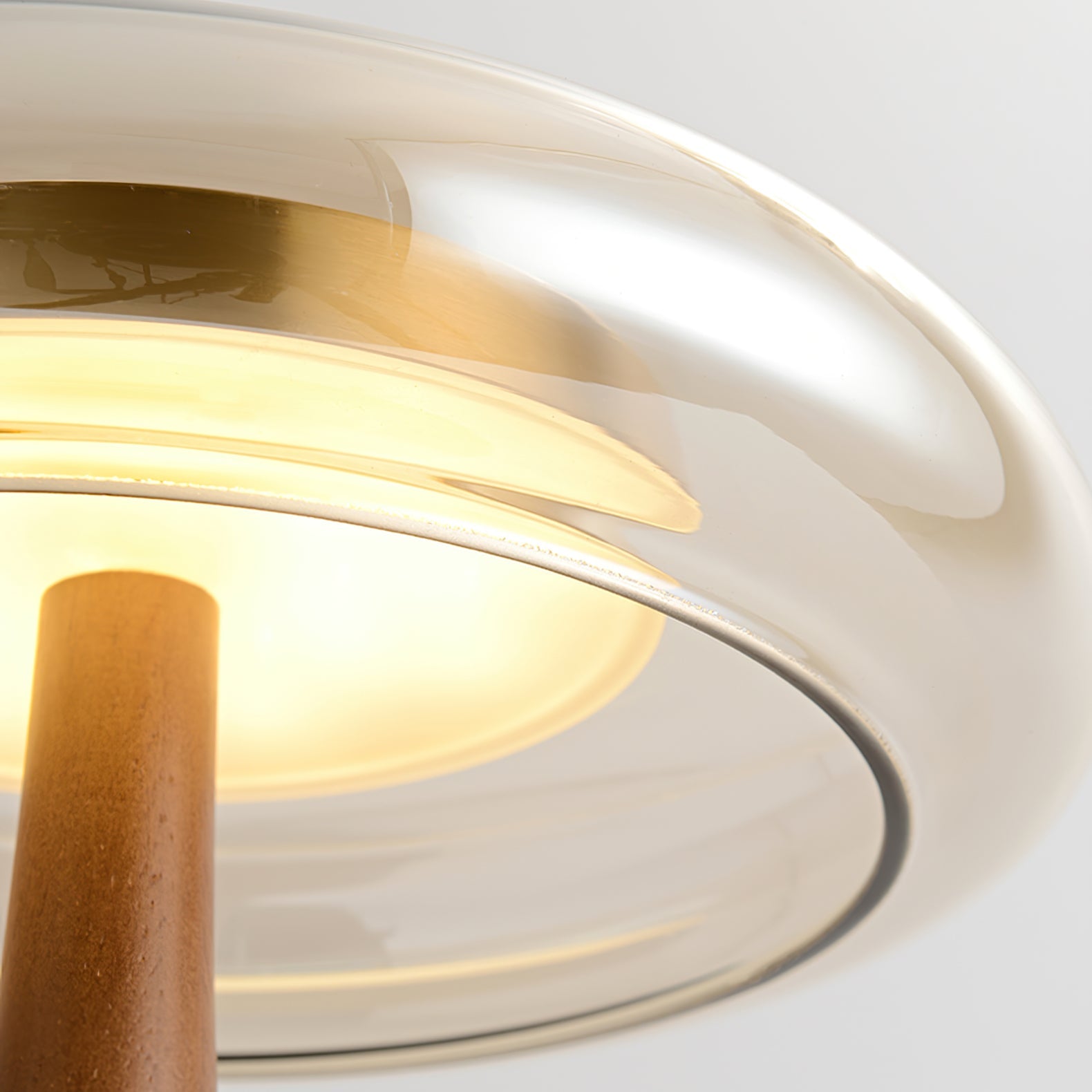 Tropfenförmige Tischlampe mit Glasdome