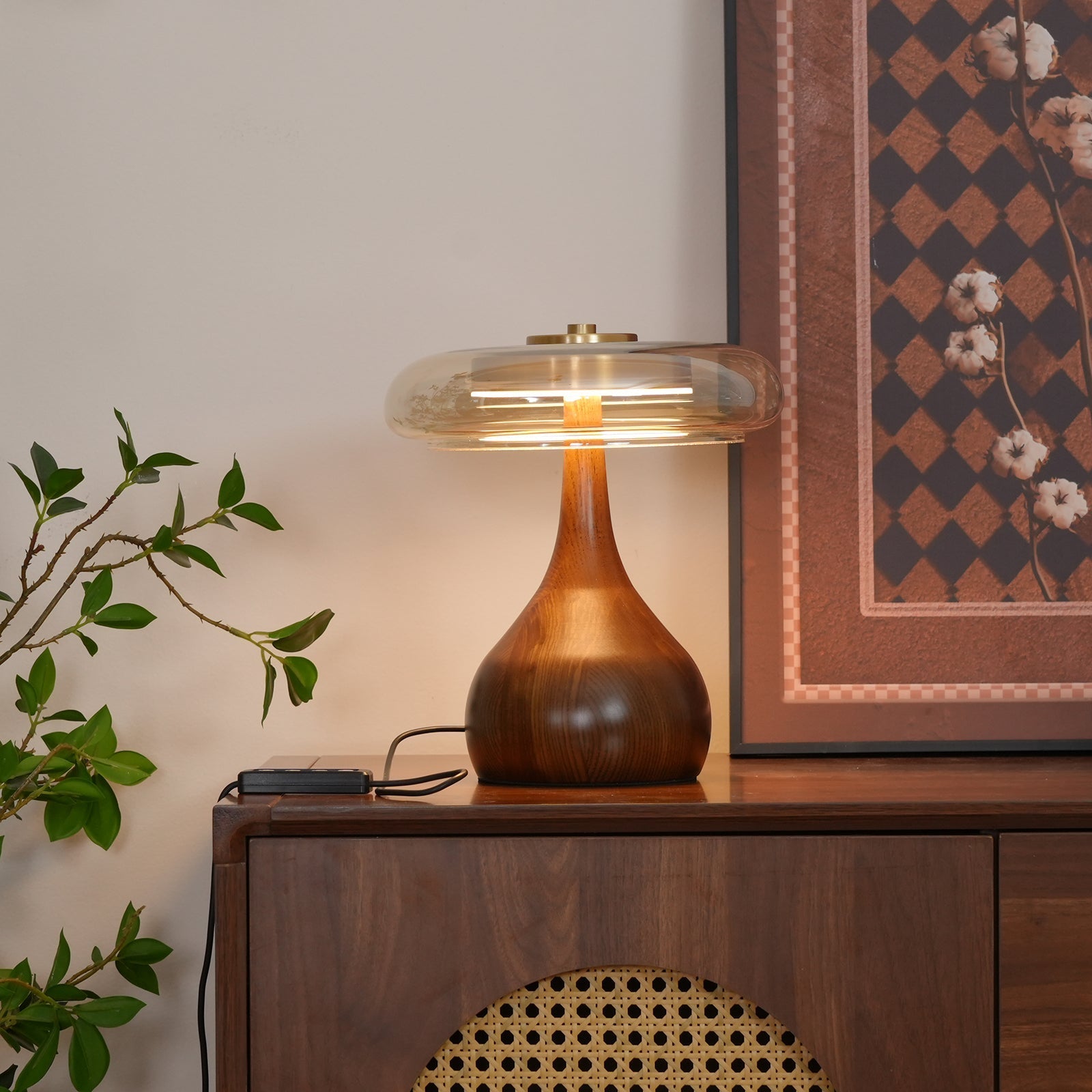 Tropfenförmige Tischlampe mit Glasdome
