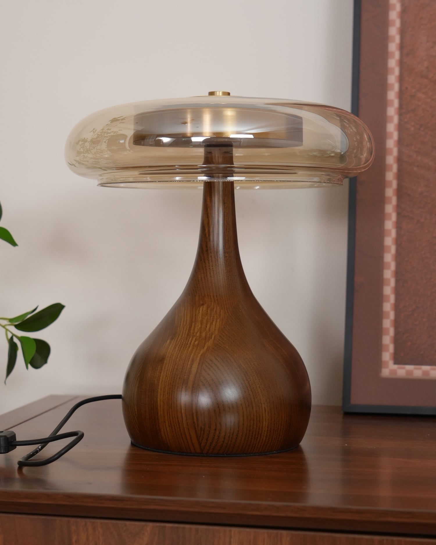 Tropfenförmige Tischlampe mit Glasdome