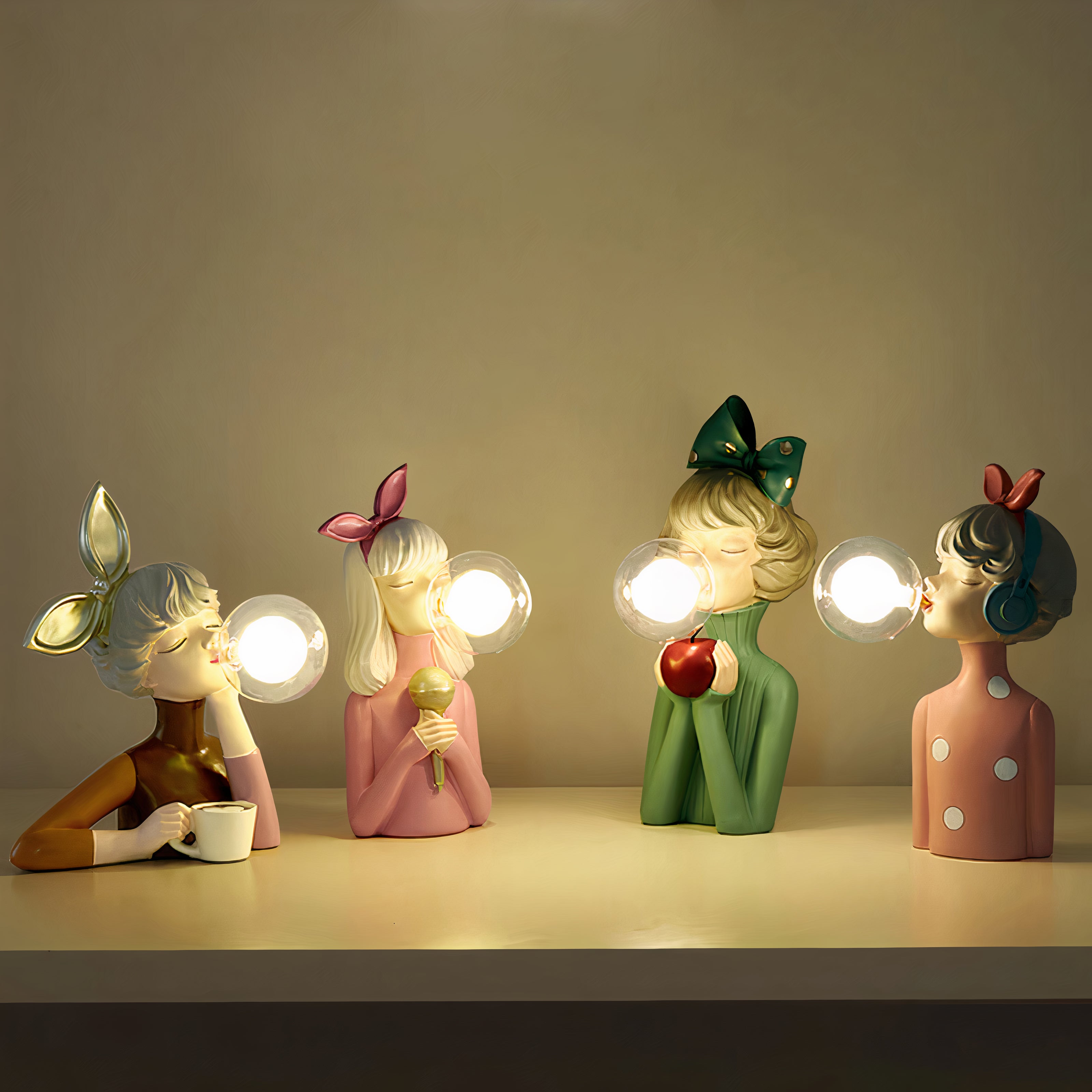 Tischlampe in Damenfigur