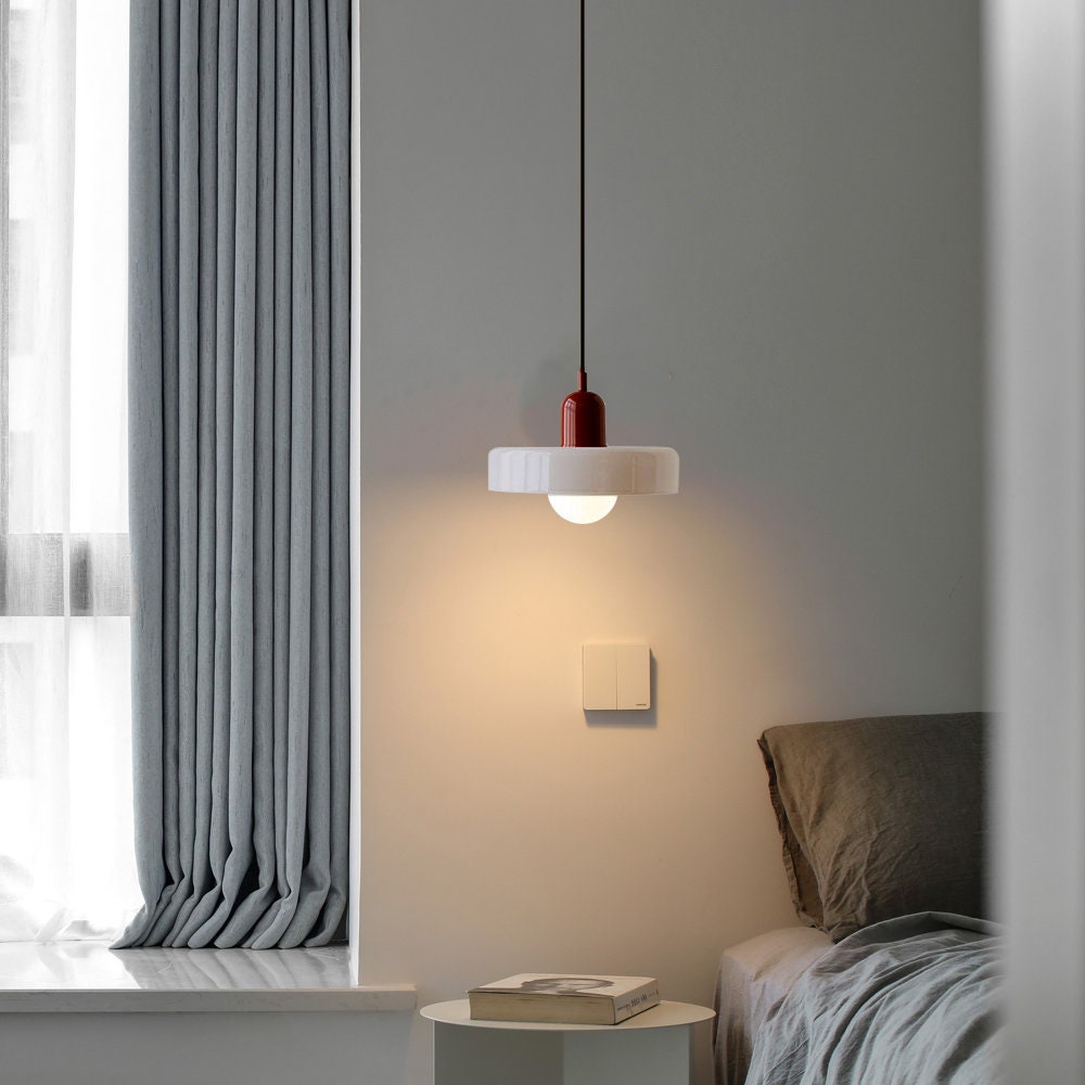 Pendelleuchte mit Glasschirm