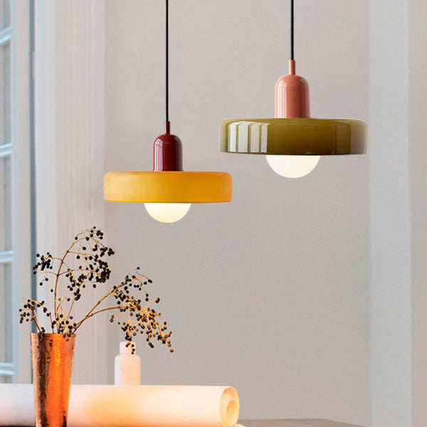 Pendelleuchte mit Glasschirm