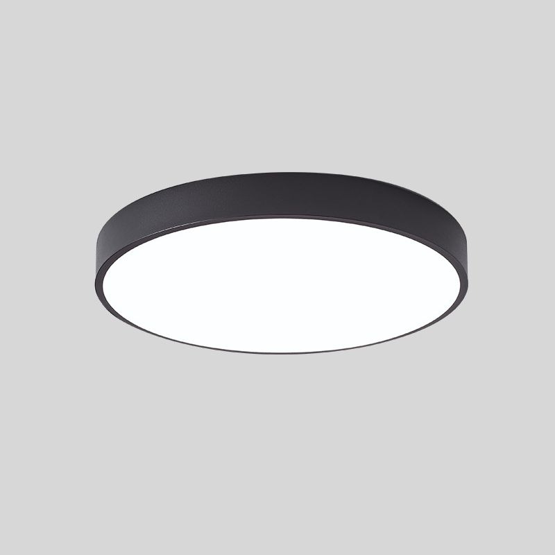LED-Deckenleuchte zur flächenbündigen Montage für Flure