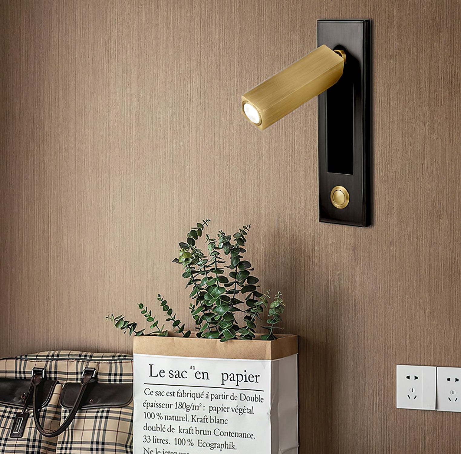 Wandmontierte Nachttischleuchte mit integrierter LED