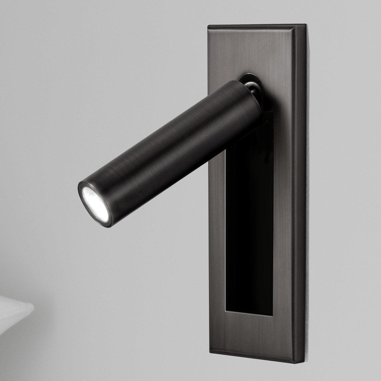 Wandmontierte Nachttischleuchte mit integrierter LED