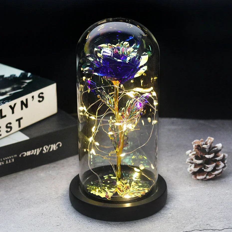 Tischlampe mit konservierter Rosenfigur