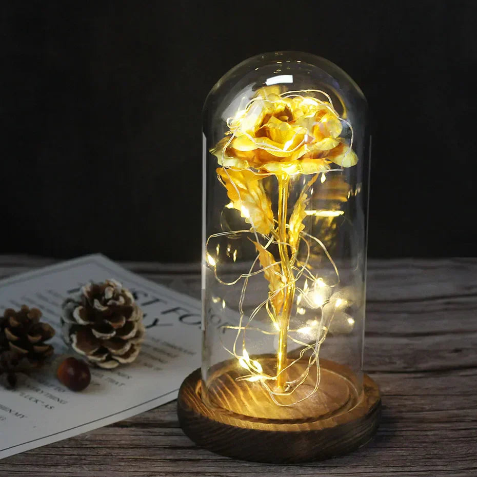 Tischlampe mit konservierter Rosenfigur