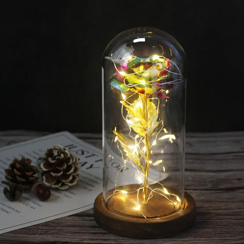 Tischlampe mit konservierter Rosenfigur