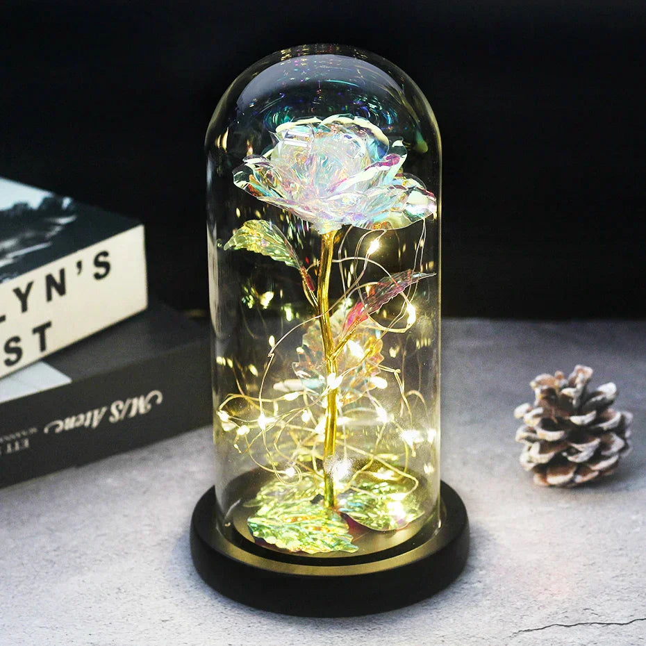 Tischlampe mit konservierter Rosenfigur
