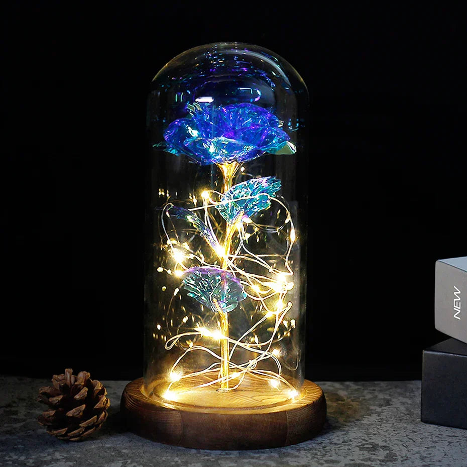 Tischlampe mit konservierter Rosenfigur