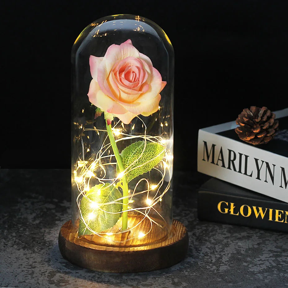 Tischlampe mit konservierter Rosenfigur