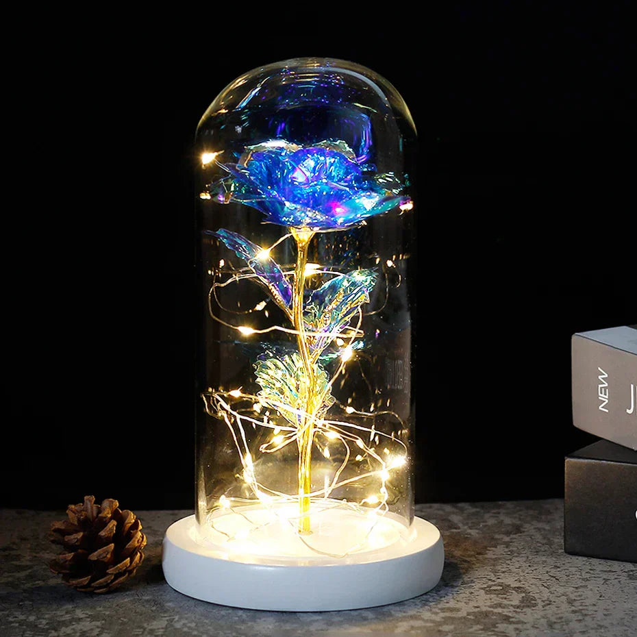 Tischlampe mit konservierter Rosenfigur