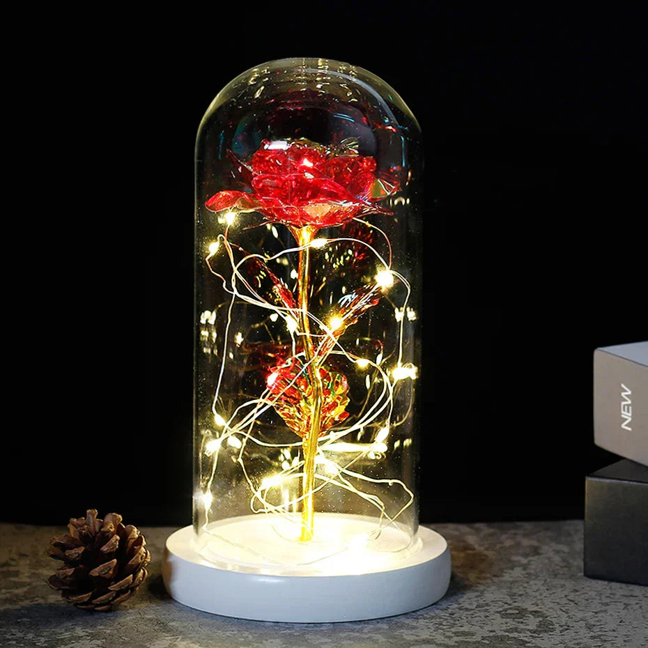 Tischlampe mit konservierter Rosenfigur