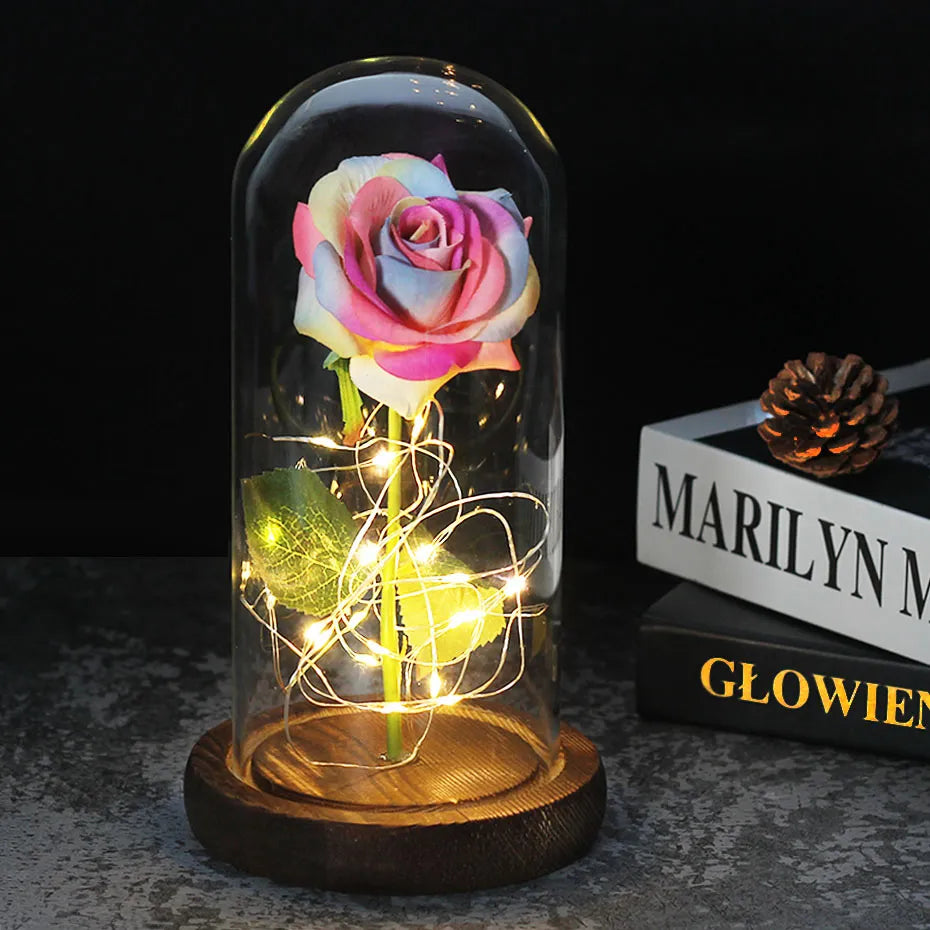 Tischlampe mit konservierter Rosenfigur