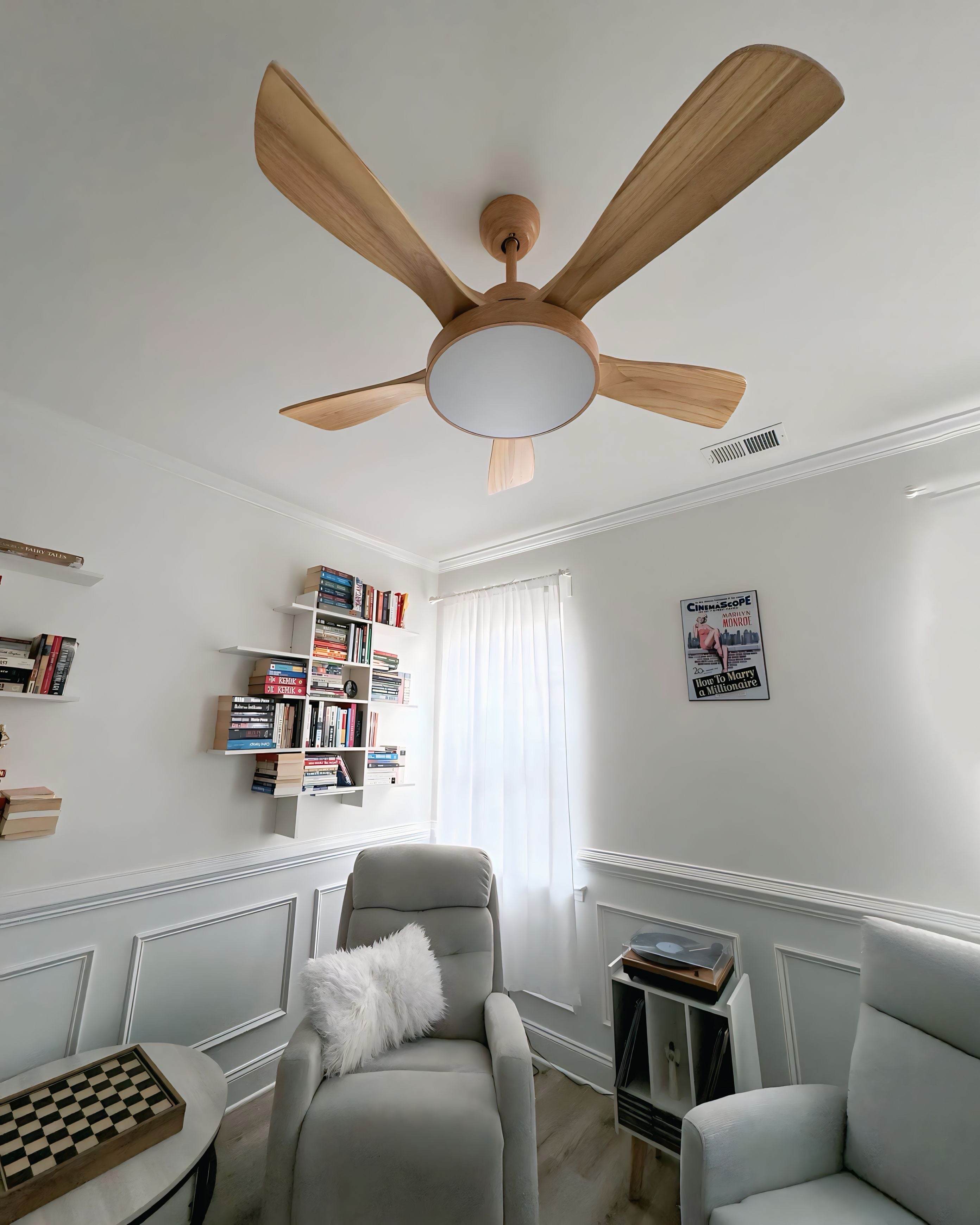 LED-Deckenleuchte mit umschaltbarem Ventilator