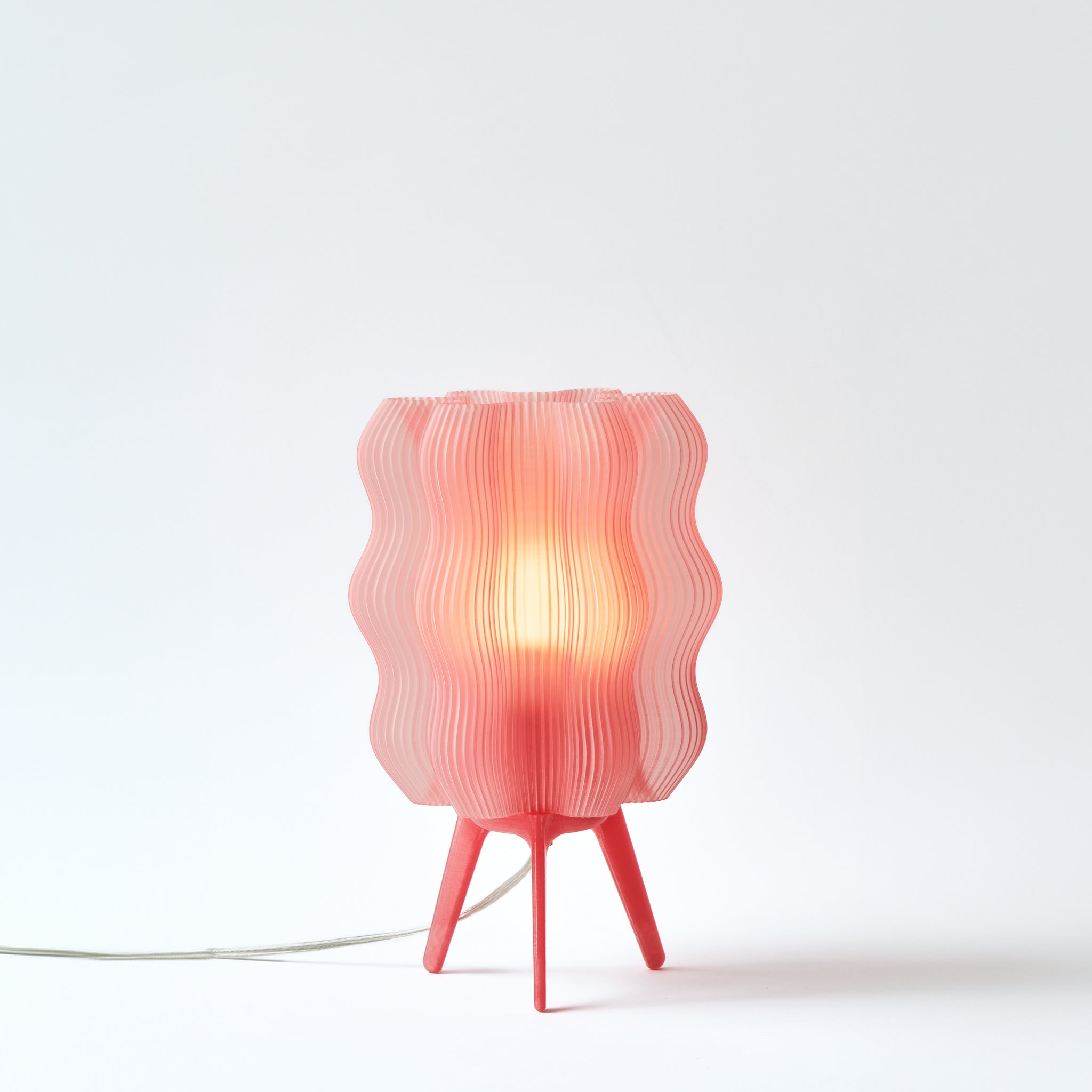 Wellenförmige Tischlampe
