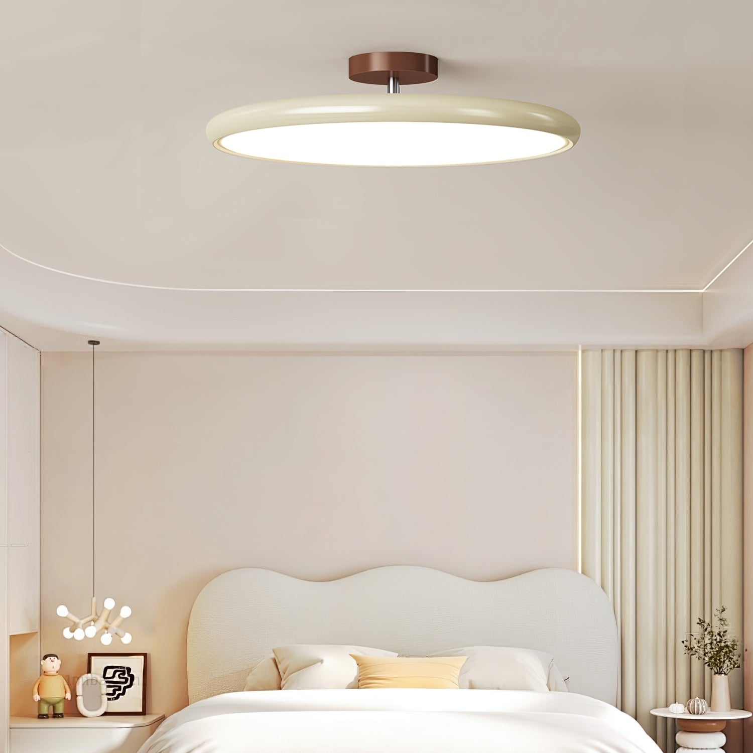 Deckenlampe mit verstellbarem Kopf