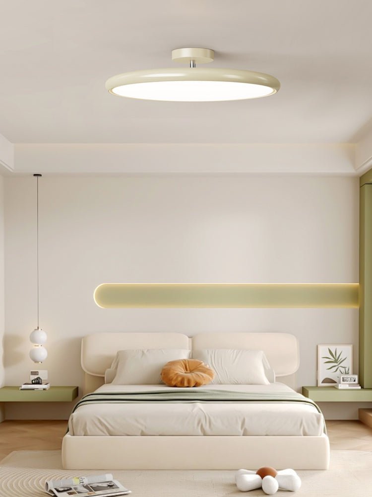 Deckenlampe mit verstellbarem Kopf
