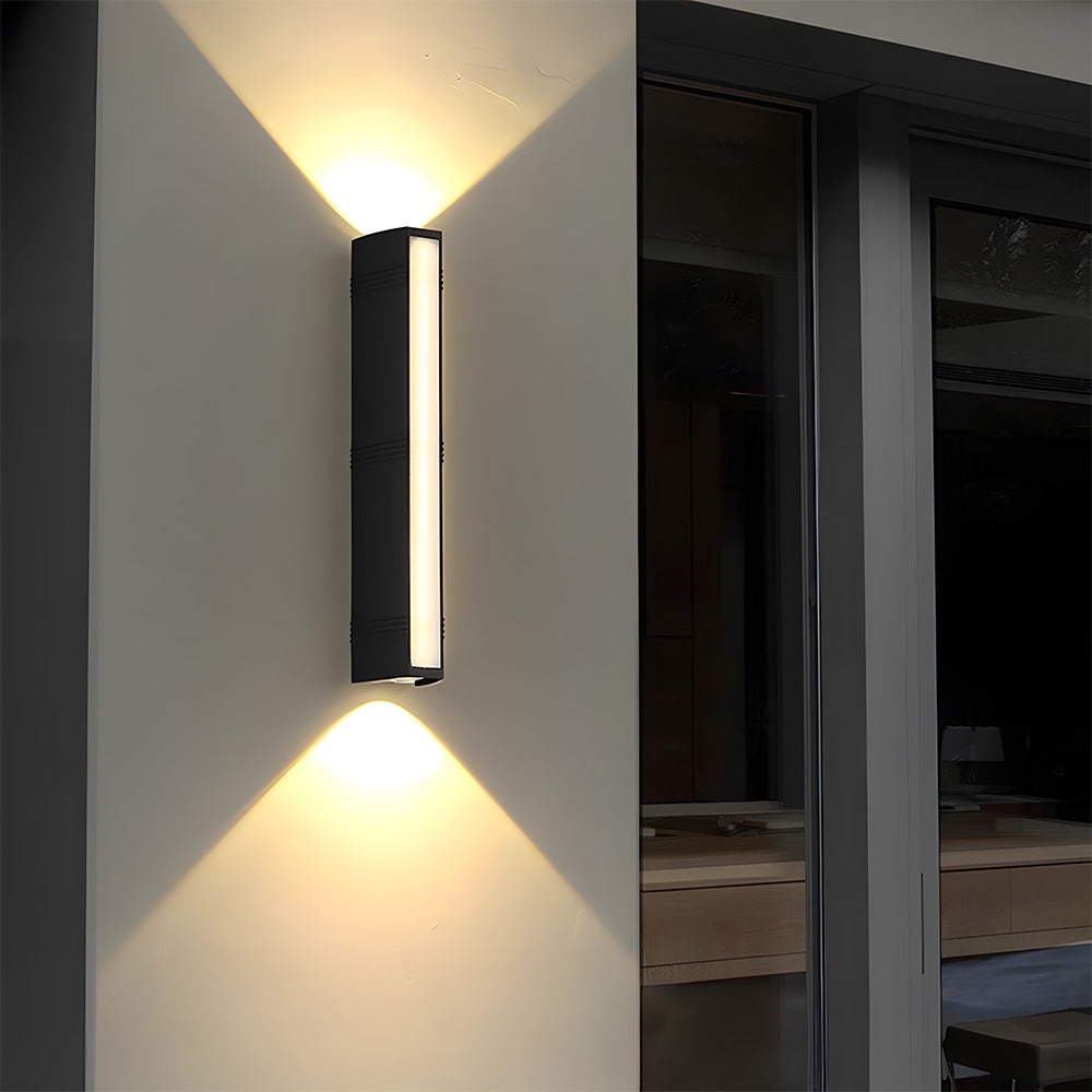 Vertikale doppelseitige Wandlampe für den Außenbereich