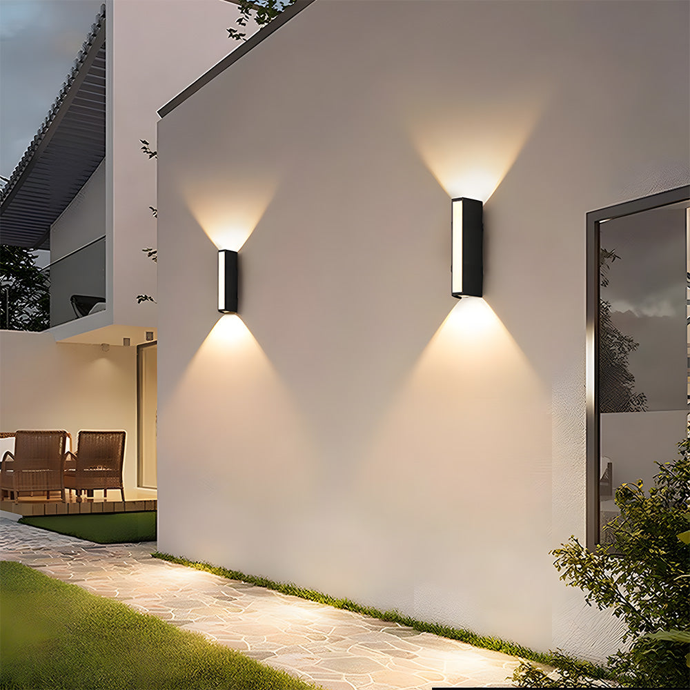 Vertikale doppelseitige Wandlampe für den Außenbereich