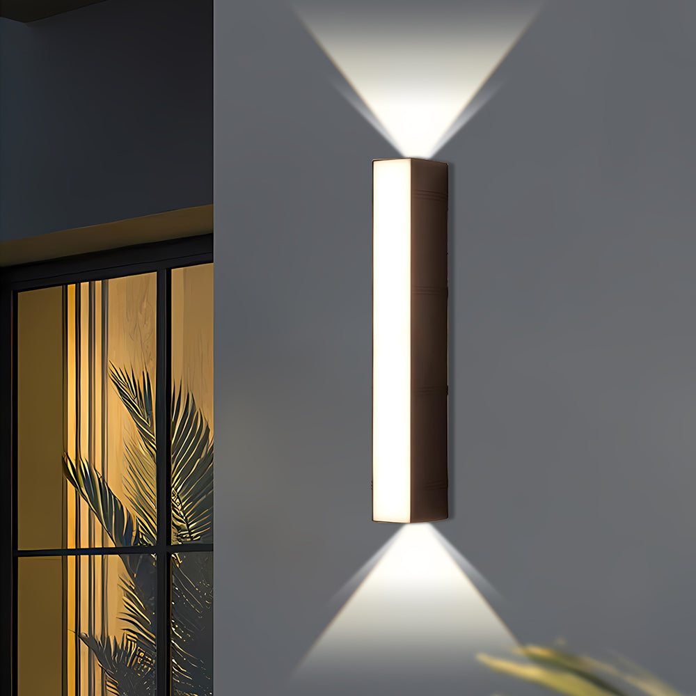Vertikale doppelseitige Wandlampe für den Außenbereich