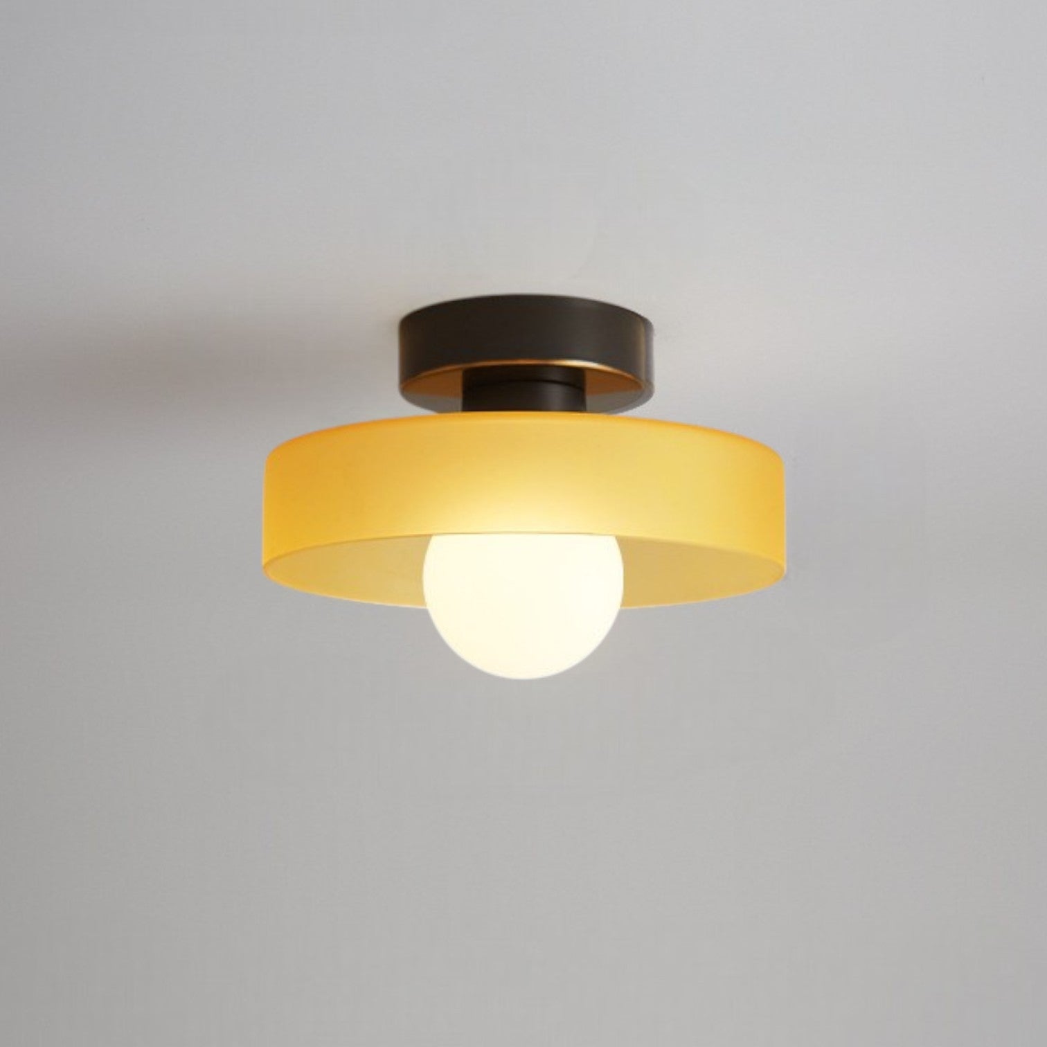 Deckenlampen mit Glasschirmen