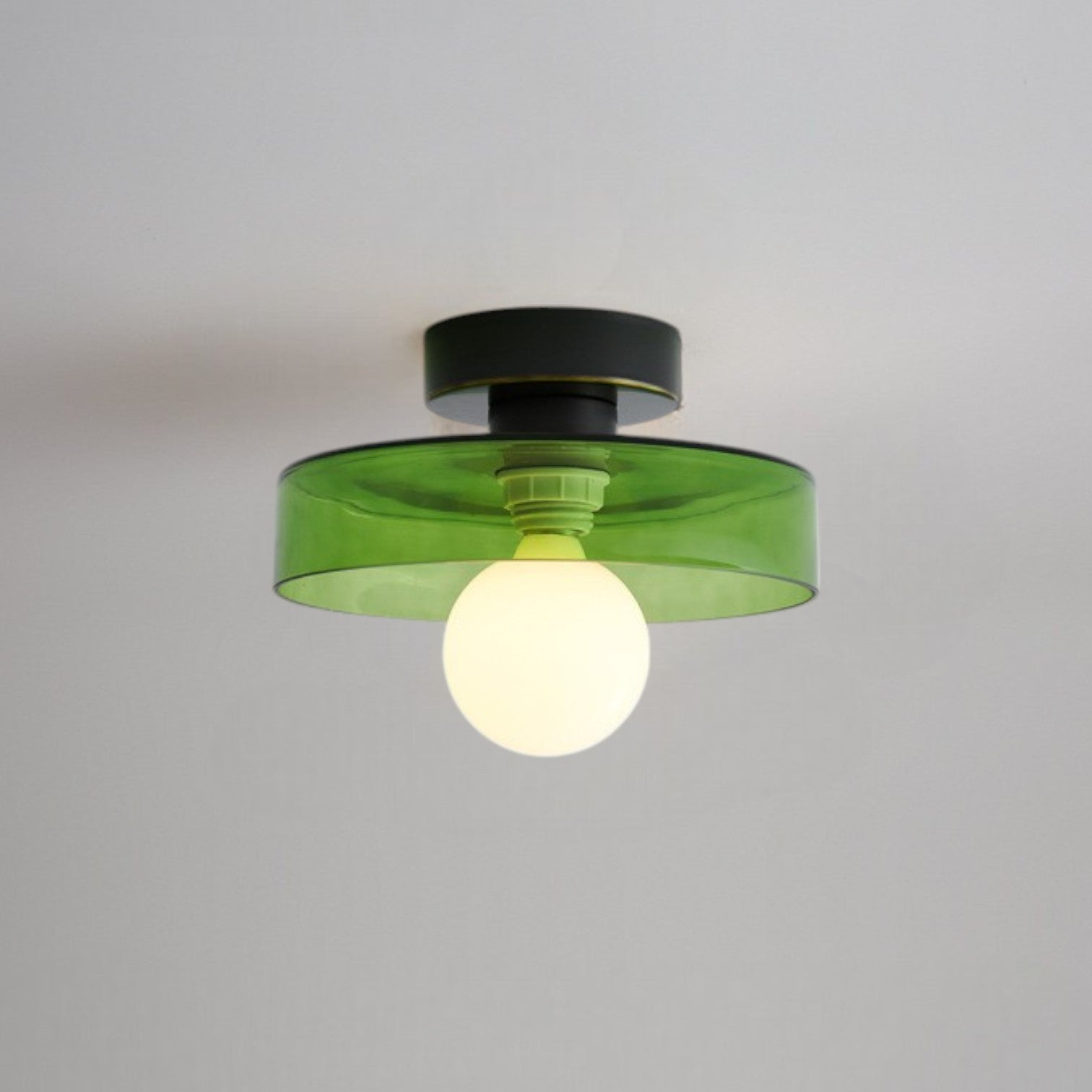 Deckenlampen mit Glasschirmen