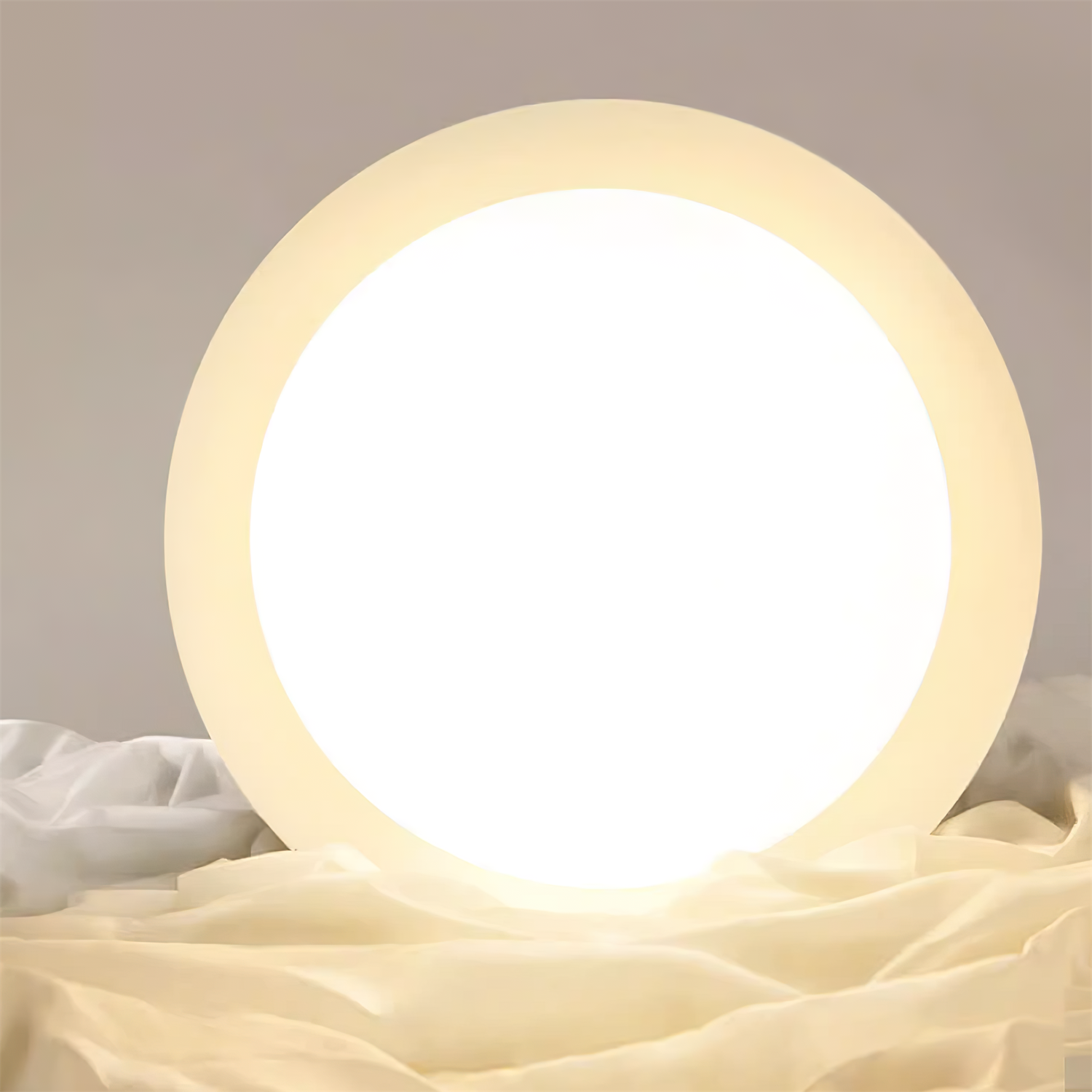 Kuppelförmige LED-Deckenleuchte