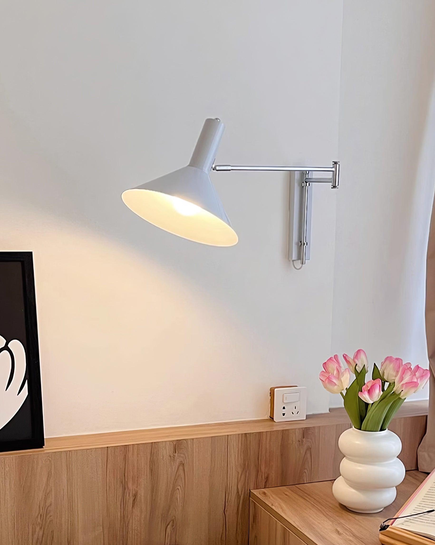 Verstellbare Schwenk-Wandlampe