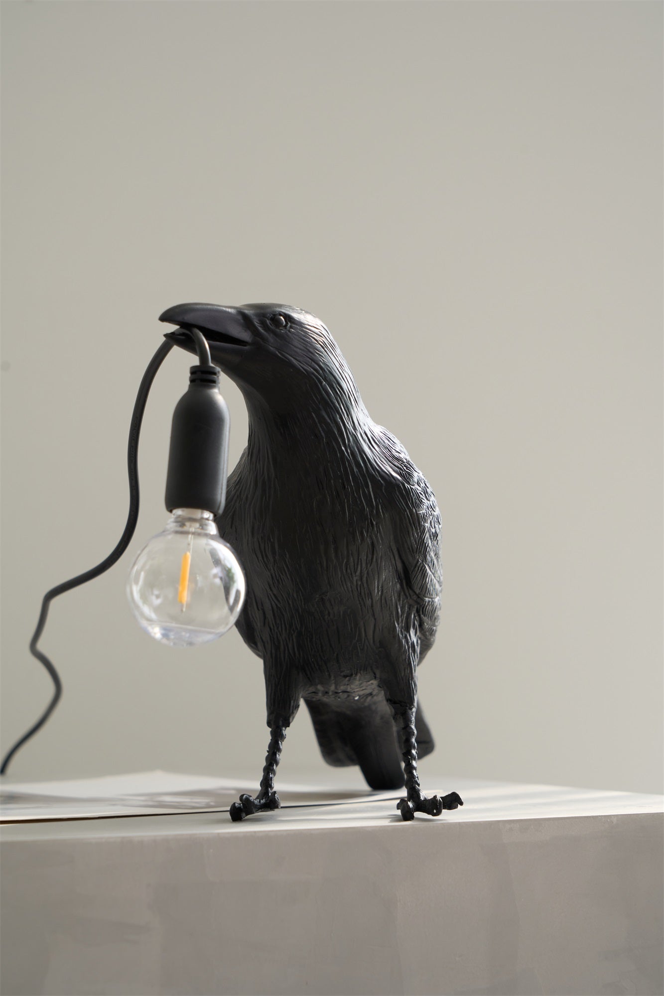 Mitternachtskrähe Lampe | Skulpturaler Akzent