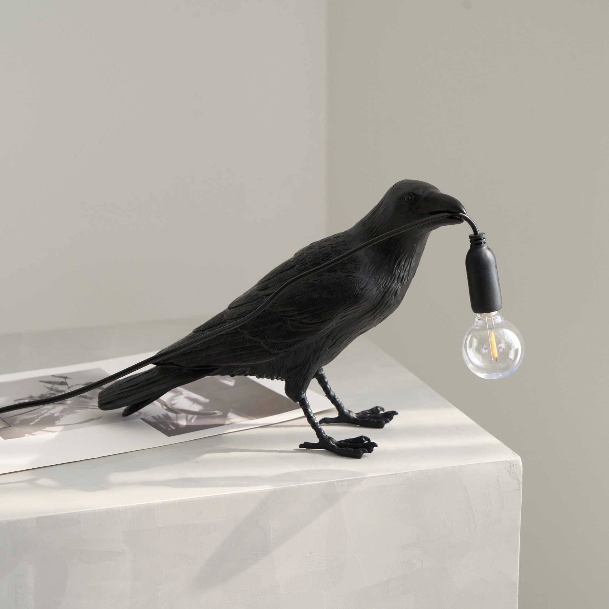 Mitternachtskrähe Lampe | Skulpturaler Akzent