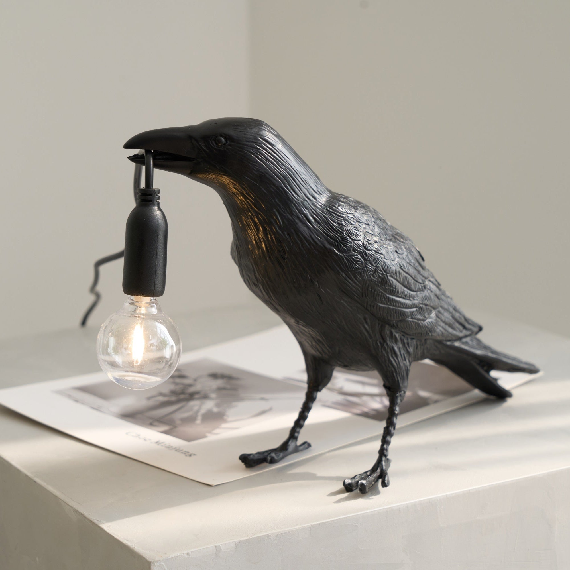 Mitternachtskrähe Lampe | Skulpturaler Akzent