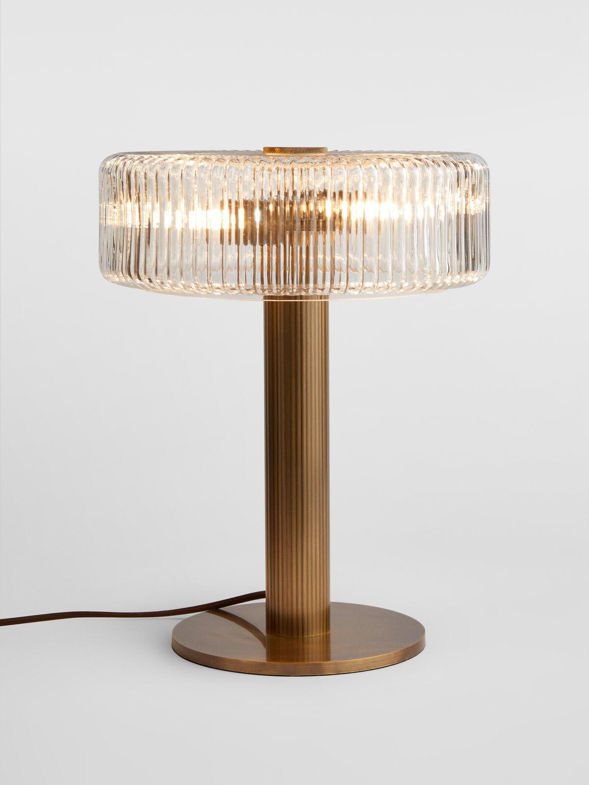 Rippenglas Karussell Tischlampe
