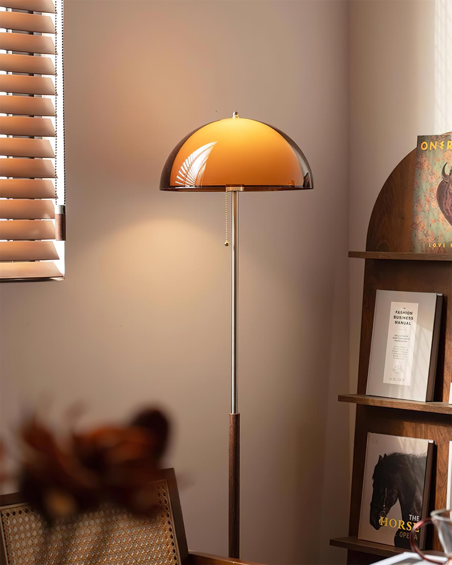 Glas-Schirm-Dom-Stehlampe