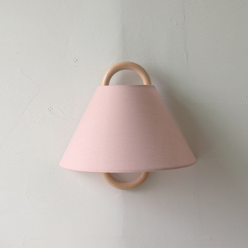 Kegelförmige Wandlampe