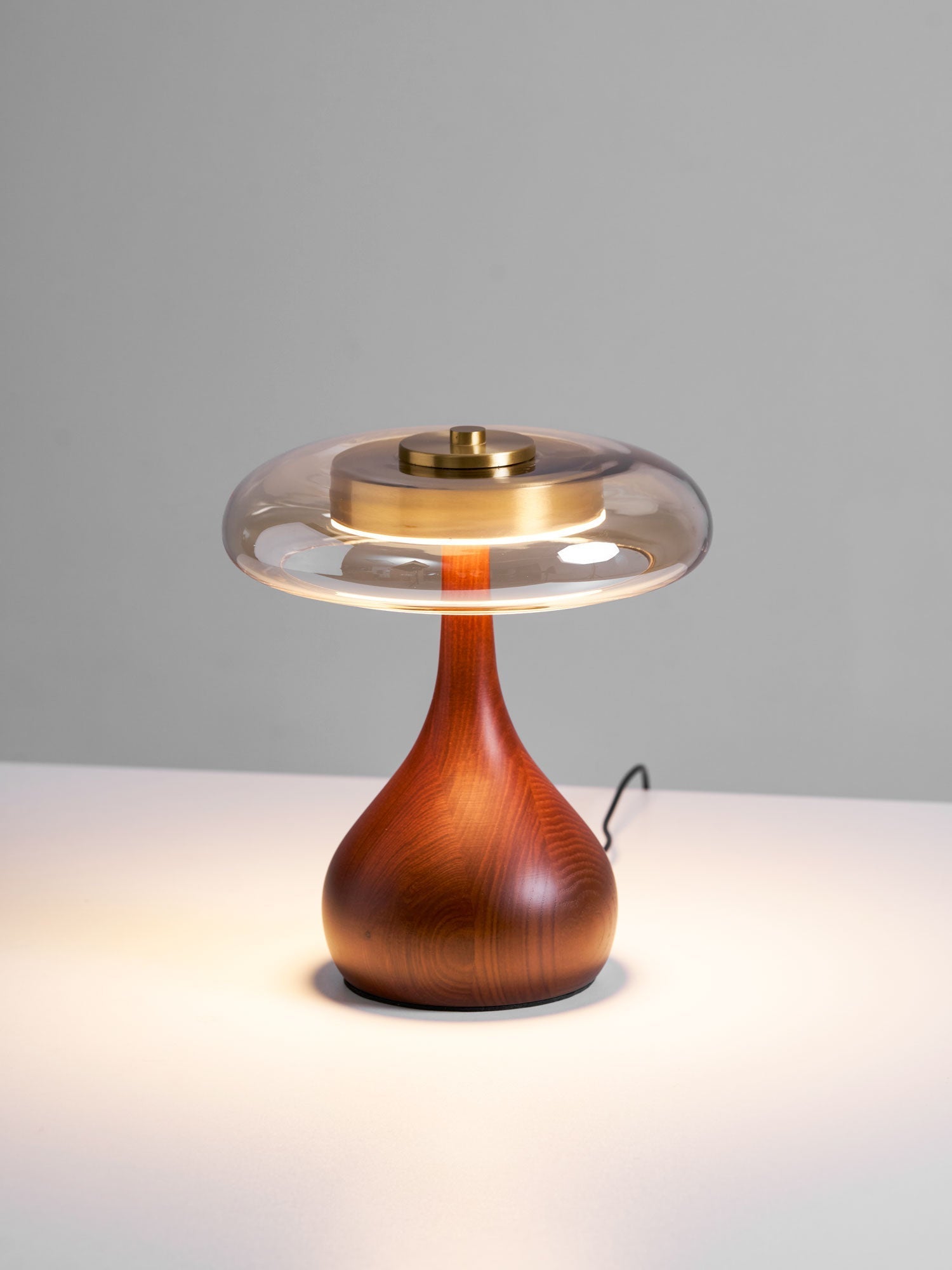 Tropfenförmige Tischlampe mit Glasdome