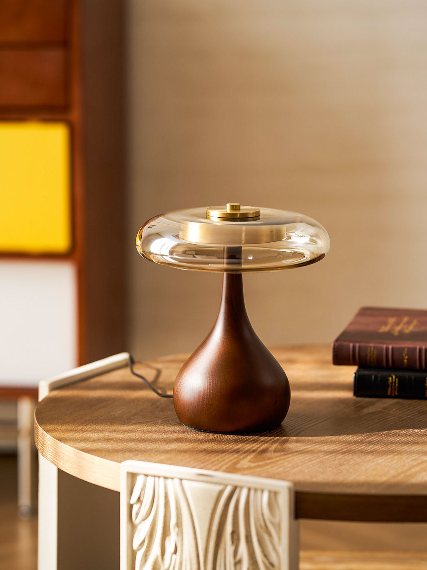 Tropfenförmige Tischlampe mit Glasdome