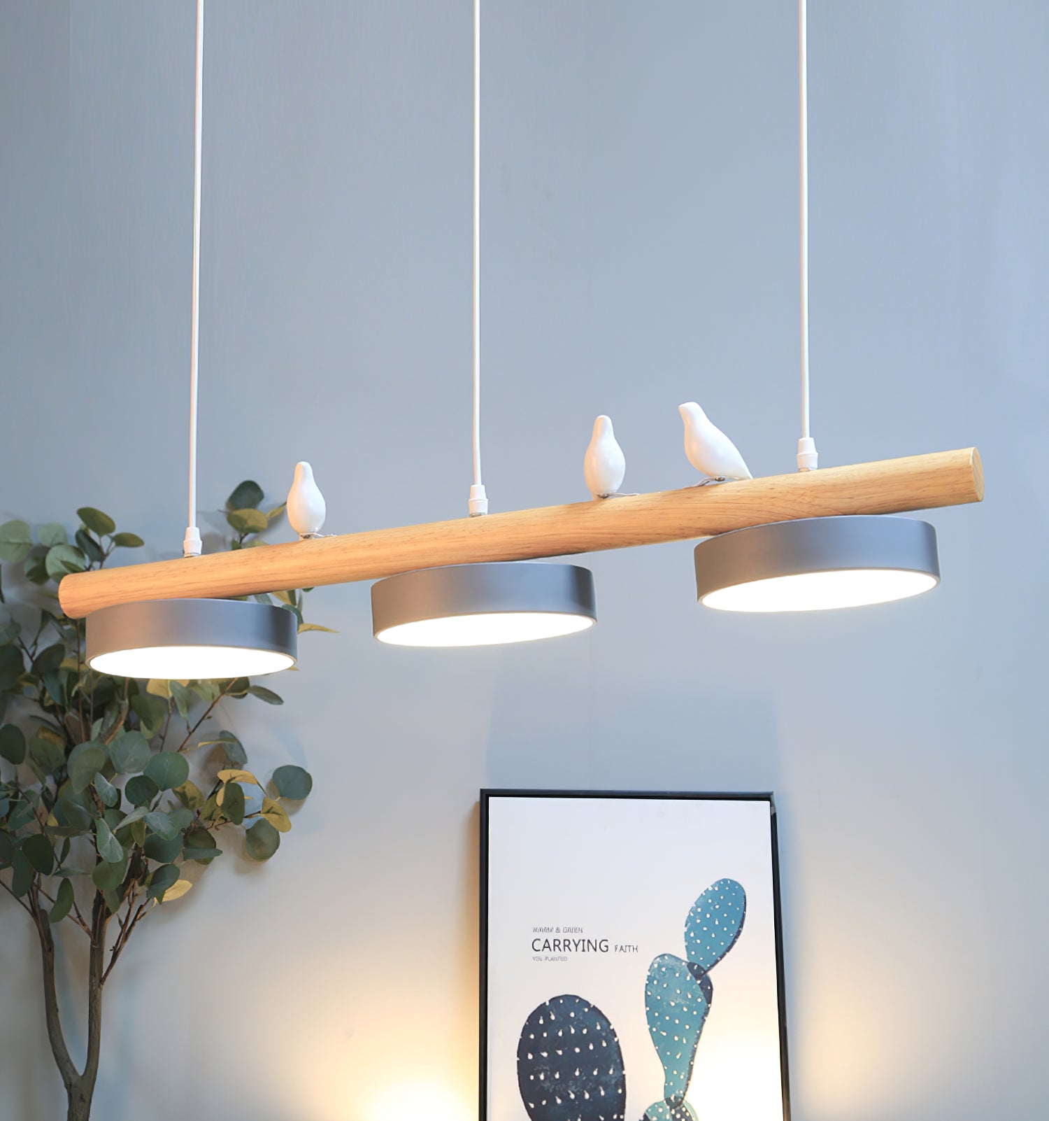 Parallelstrahler Pendelleuchte mit Vogelmotiven