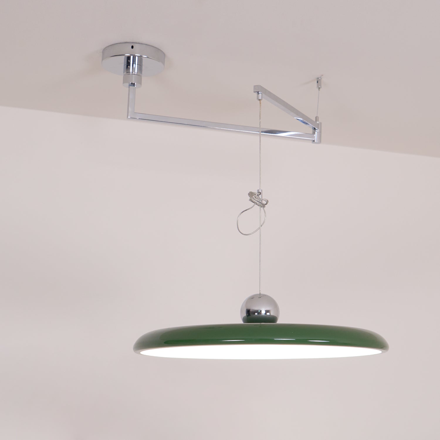 LED-Pendelleuchte zur flächenbündigen Montage