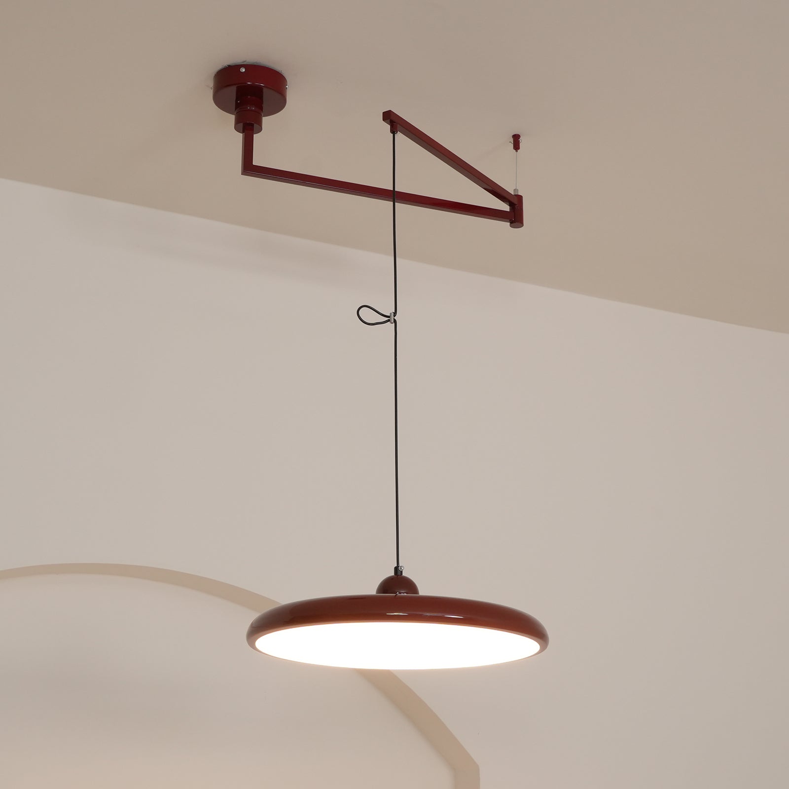 LED-Pendelleuchte zur flächenbündigen Montage