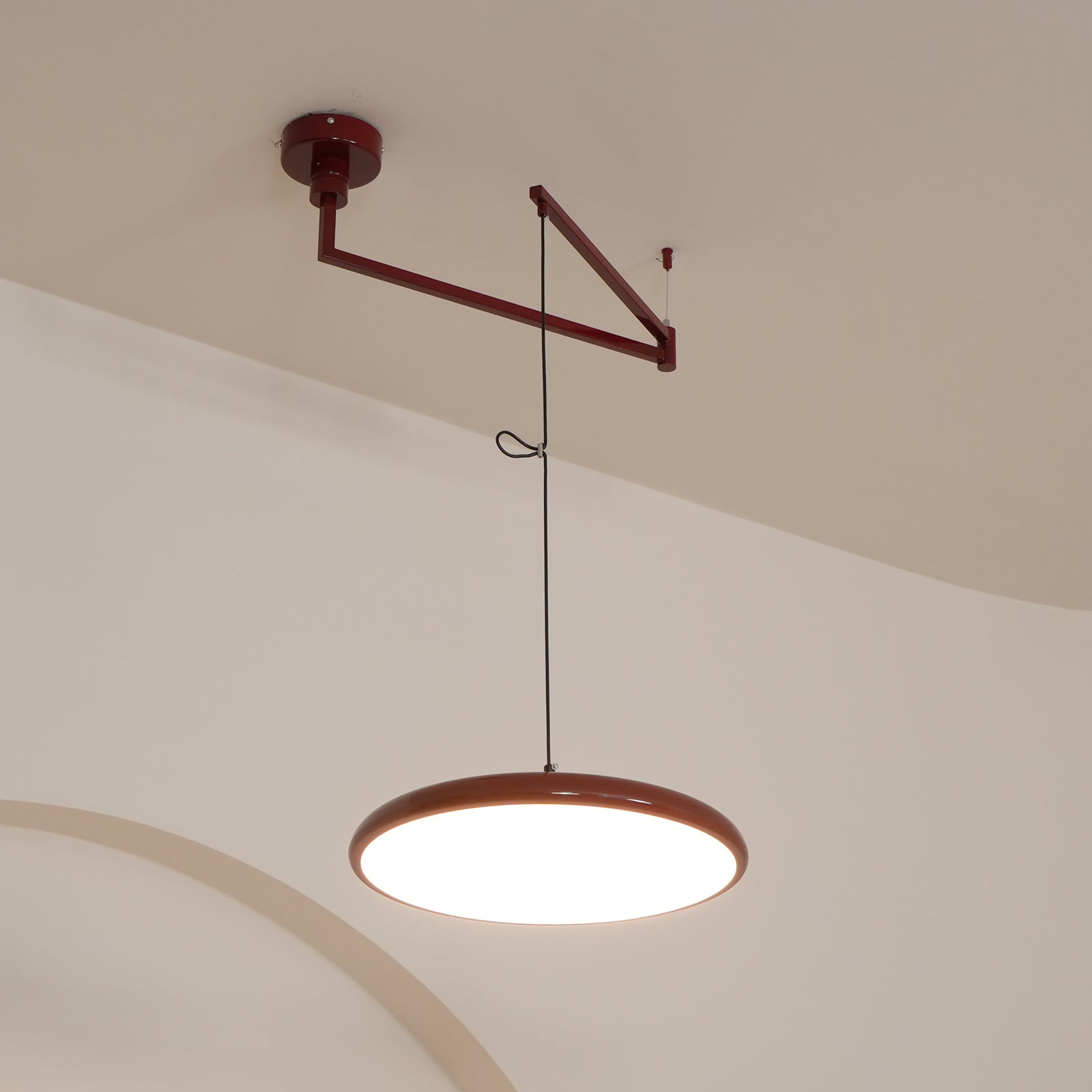 LED-Pendelleuchte zur flächenbündigen Montage