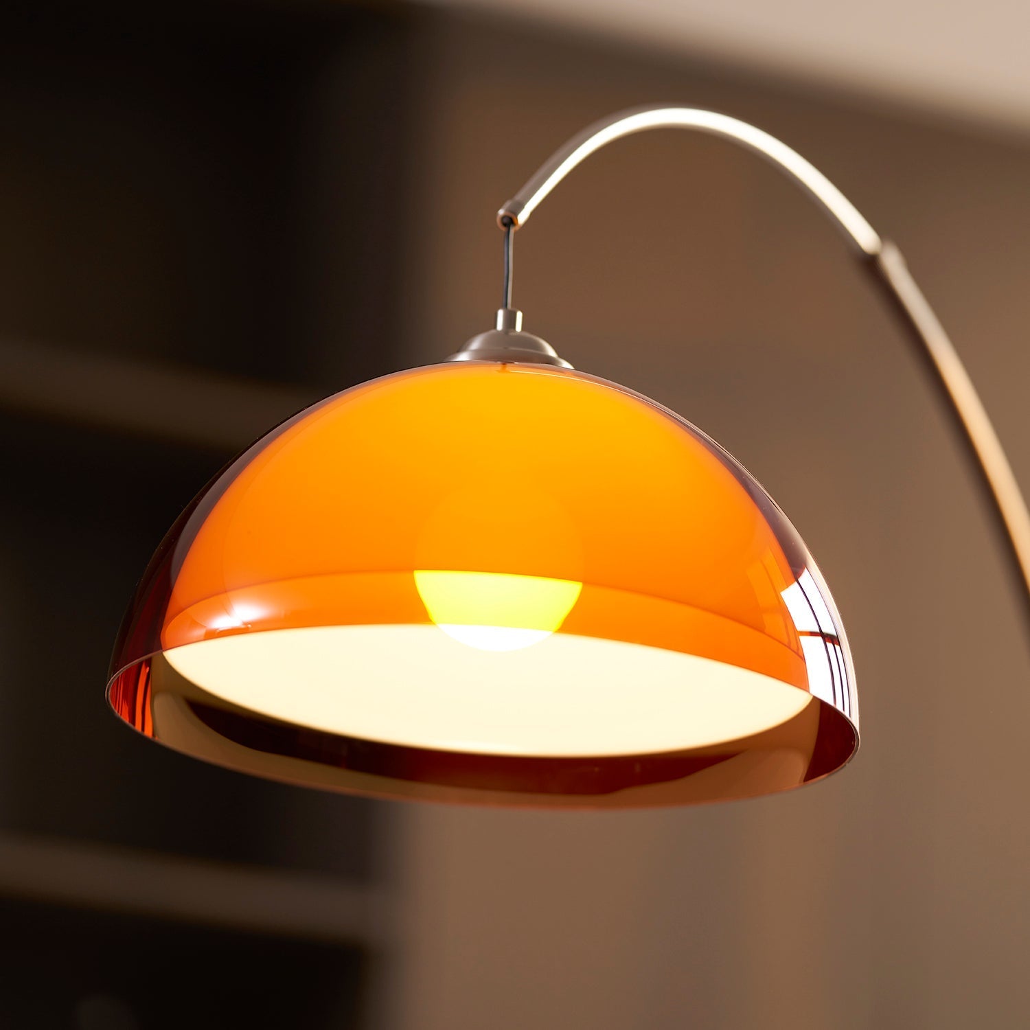 Bogen Stehlampe mit Kuppelschirm