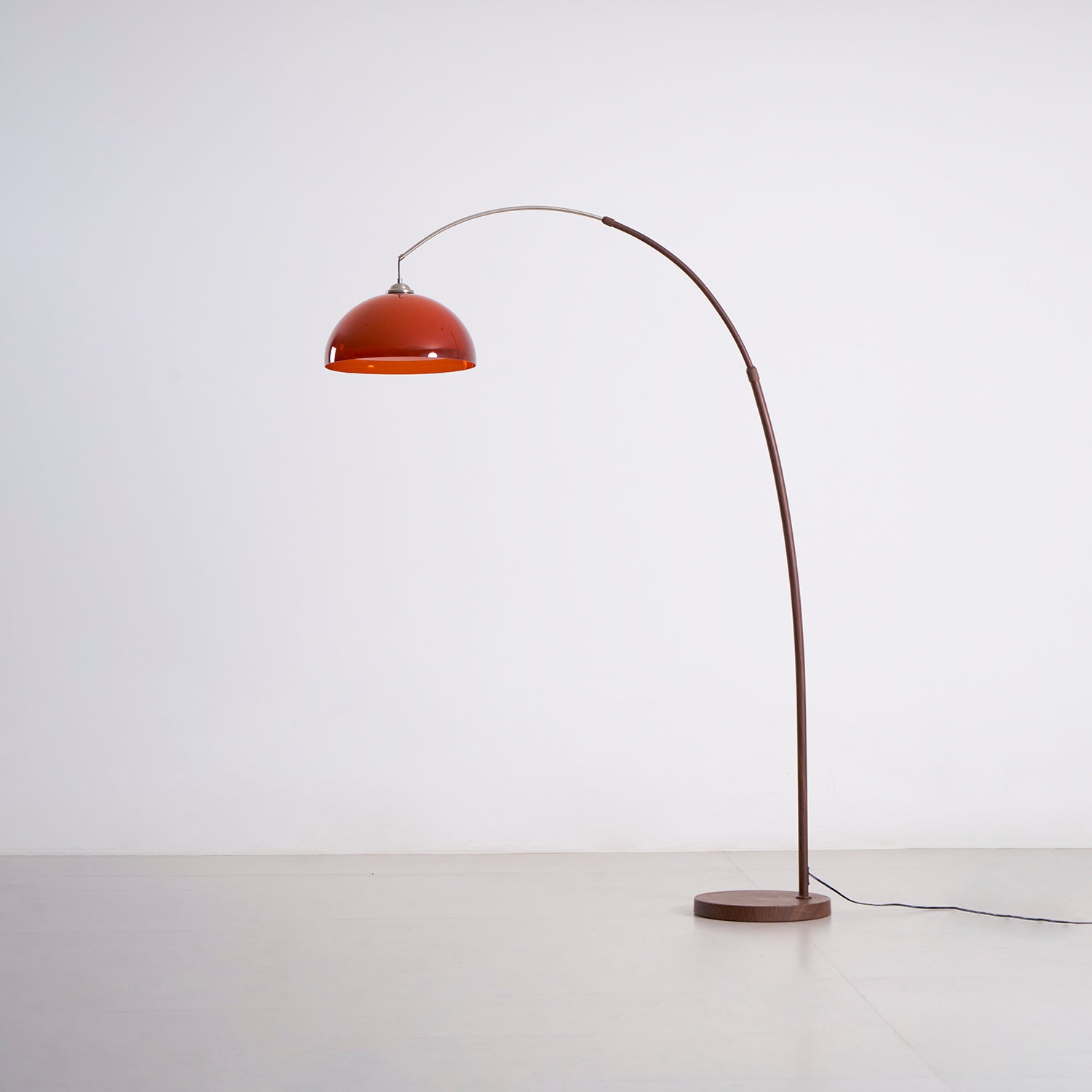 Bogen Stehlampe mit Kuppelschirm