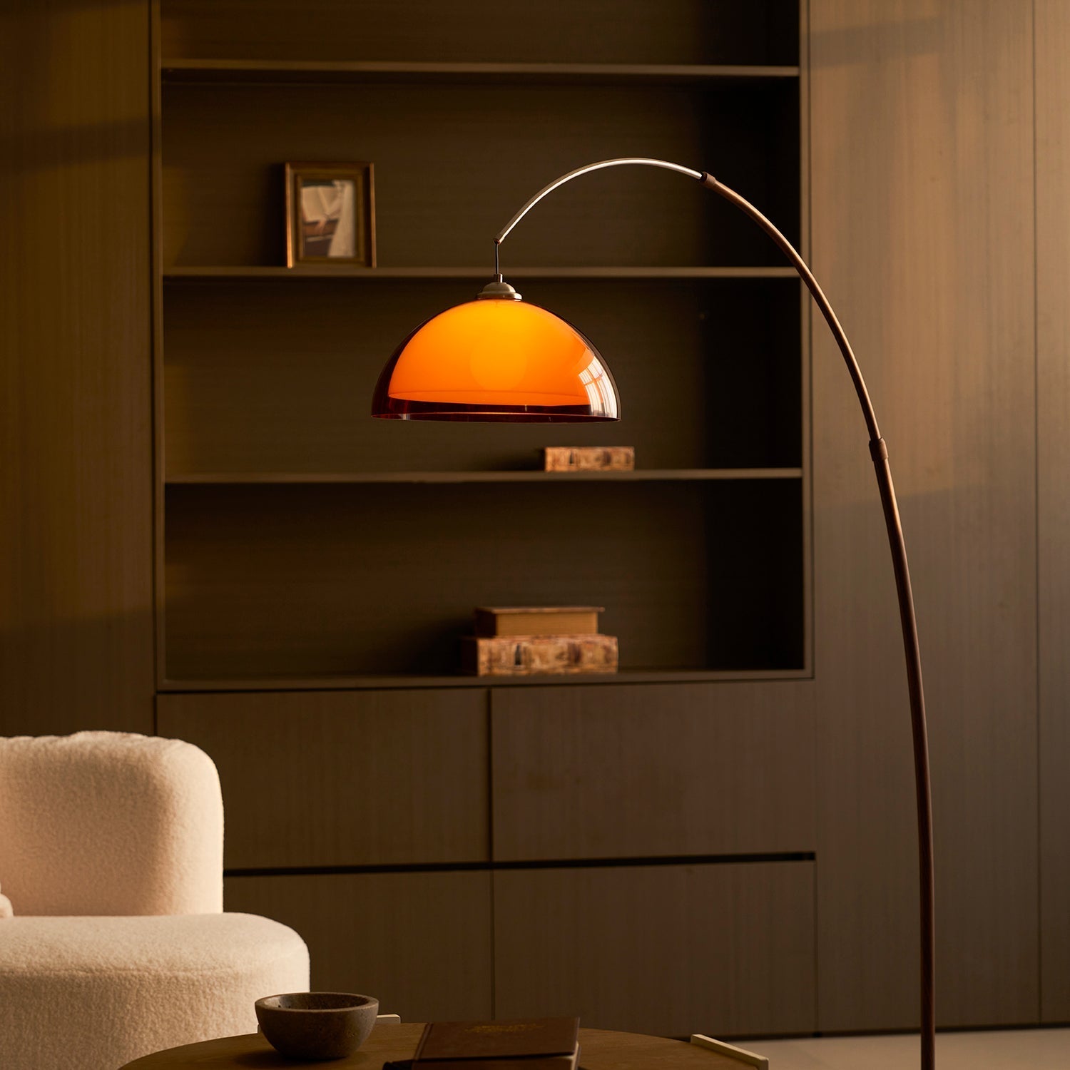 Bogen Stehlampe mit Kuppelschirm
