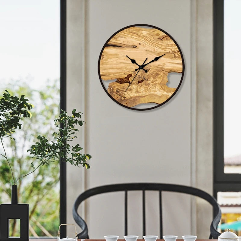 Analog Wanduhr mit römischen Ziffern